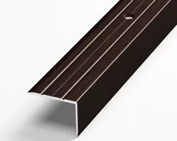 Порог угловой ПУ-03 (24*18) 1,35м. Венге (094) (12)