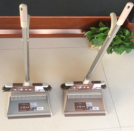 Набор  щетка+совок с зубцами самоочищающаяся бежевая (10/40)