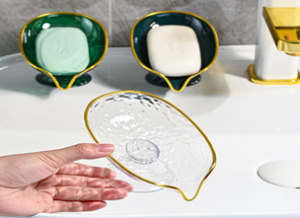 Мыльница "Элегант" прозрачная со сливом воды, 13,5*8,8*7,7 см