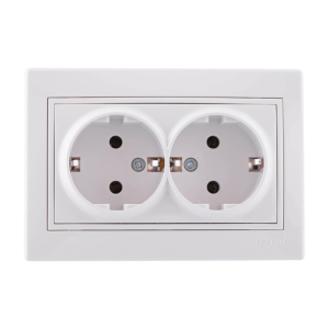 Розетка Белая 2-х местная скрытой установки с заземлением Lezard(120/10)